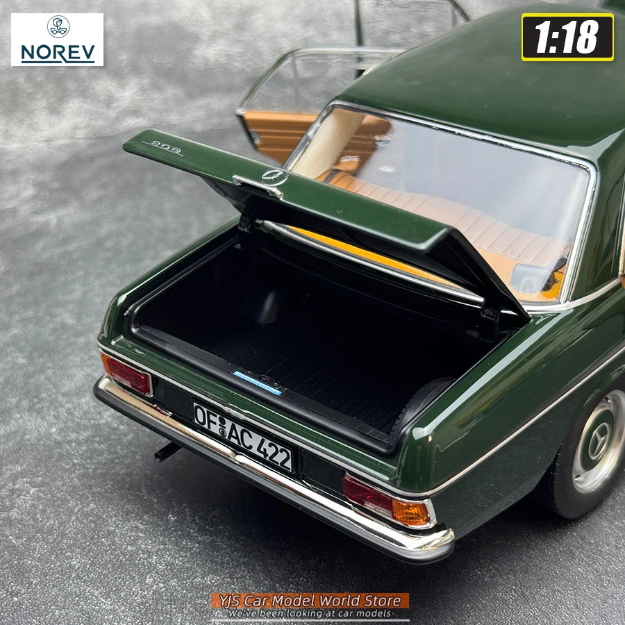 1:18 Mercedes-Benz 200 1968