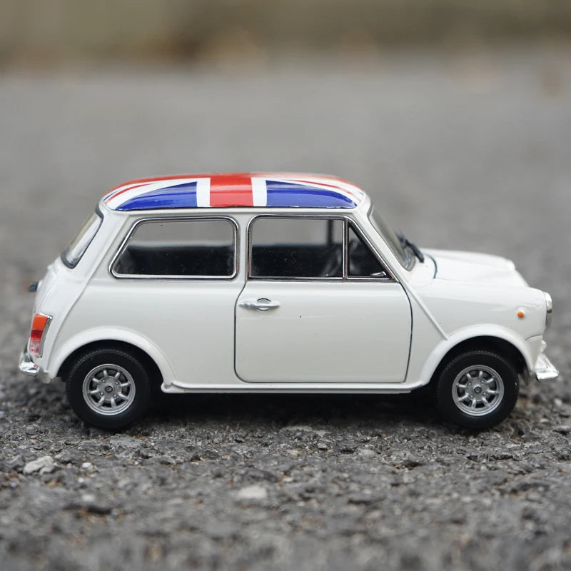 1:24 MINI Cooper 1300