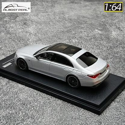 1:64 Mercedes-Benz S63 E Performance 2023