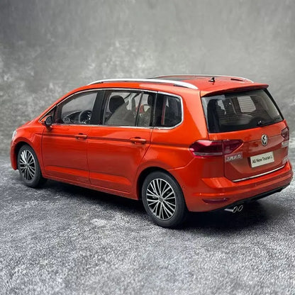 1:18 Volkswagen Touran L MPV