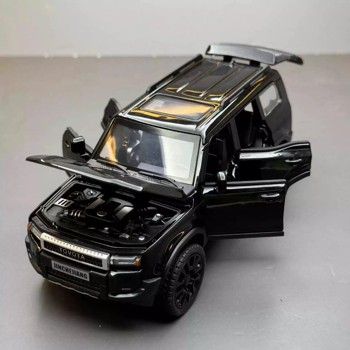 1:32 Toyota Land Cruiser Prado