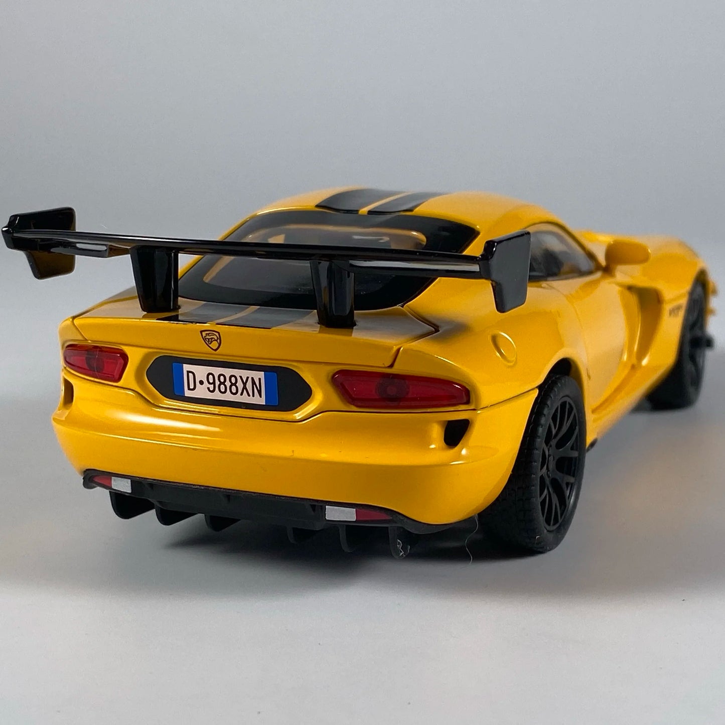 1:32 Dodge Viper ACR Massive