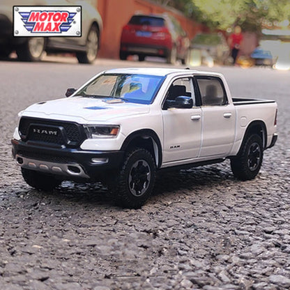 1:24 Dodge RAM 1500 Rebel