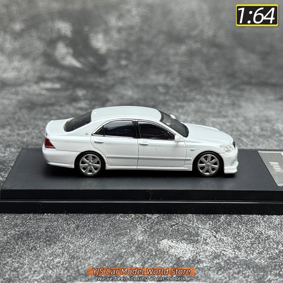 1:64 Toyota Crown 12th generation