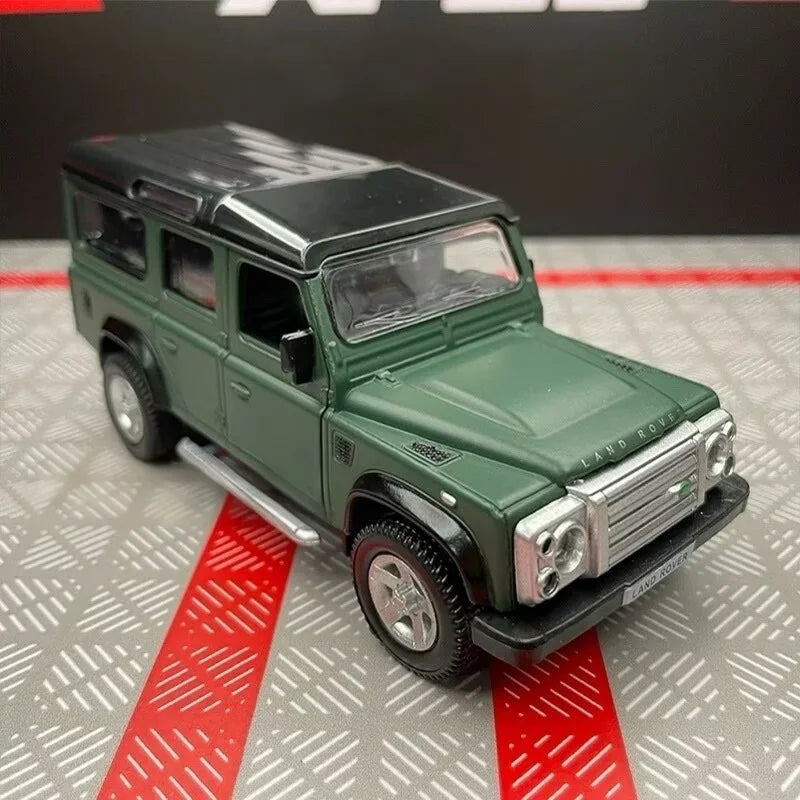 1:36 Land Rover Defender