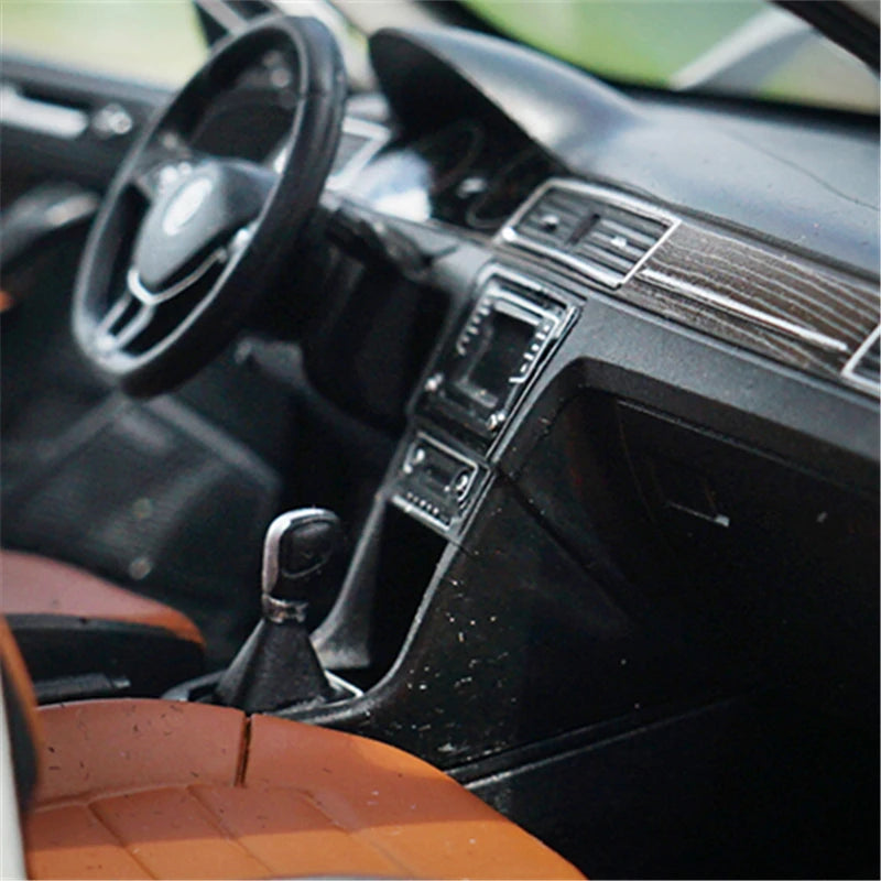 1:18 Volkswagen Gran Santana