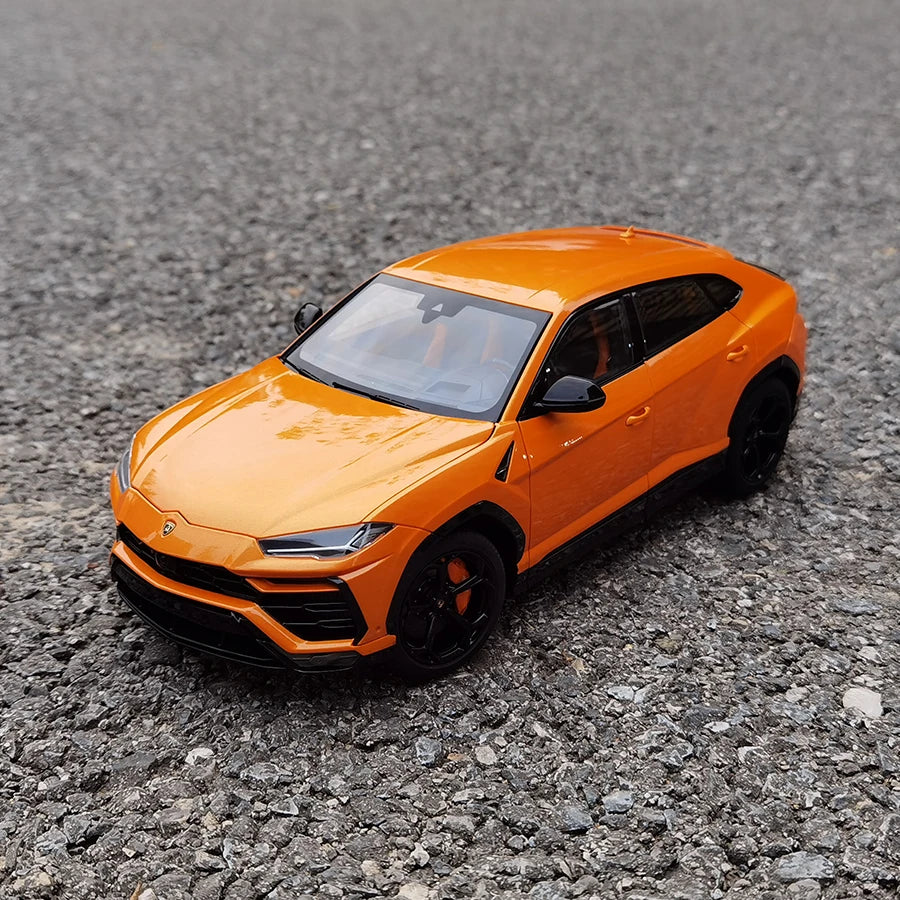 1:18 Lamborghini Urus
