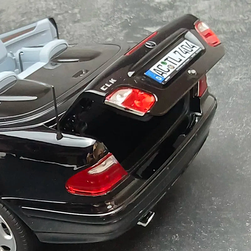 1:18 Mercedes-Benz CLK Class Cabriolet  A208 2000