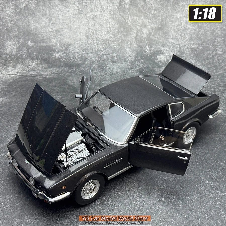 1:18 Aston Martin V8