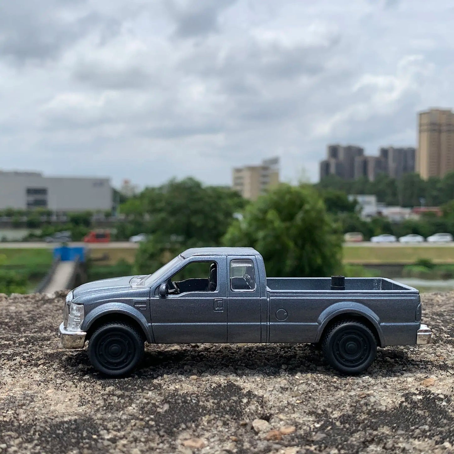 1:43 Ford F250  F 250 Pickup Truck