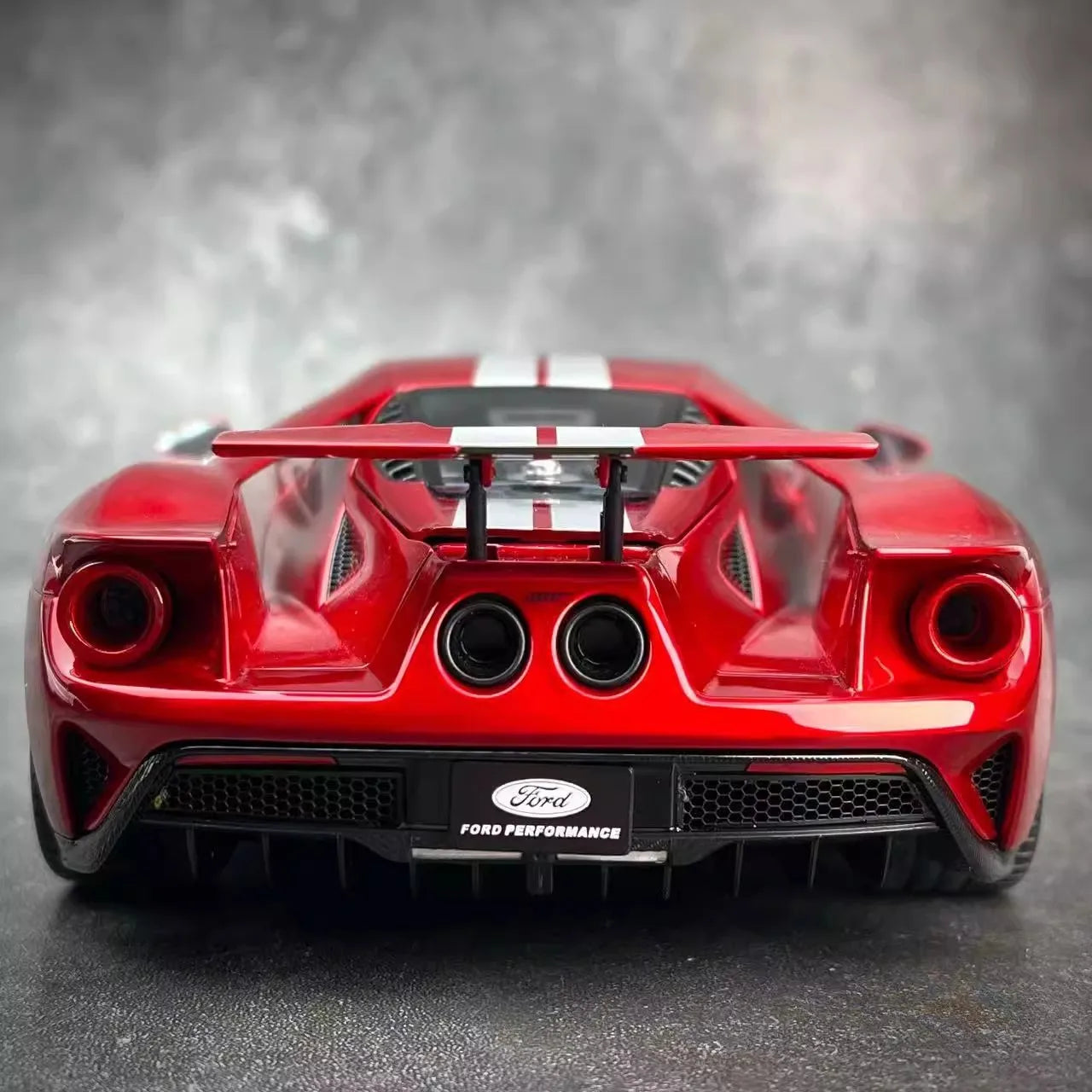 1:18  FORD GT 2017