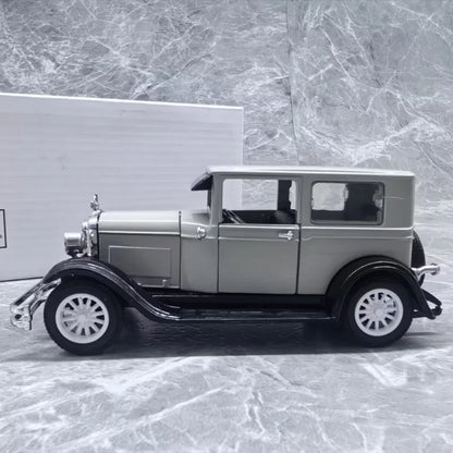 1:32 Classic Old Car Model Diecasts