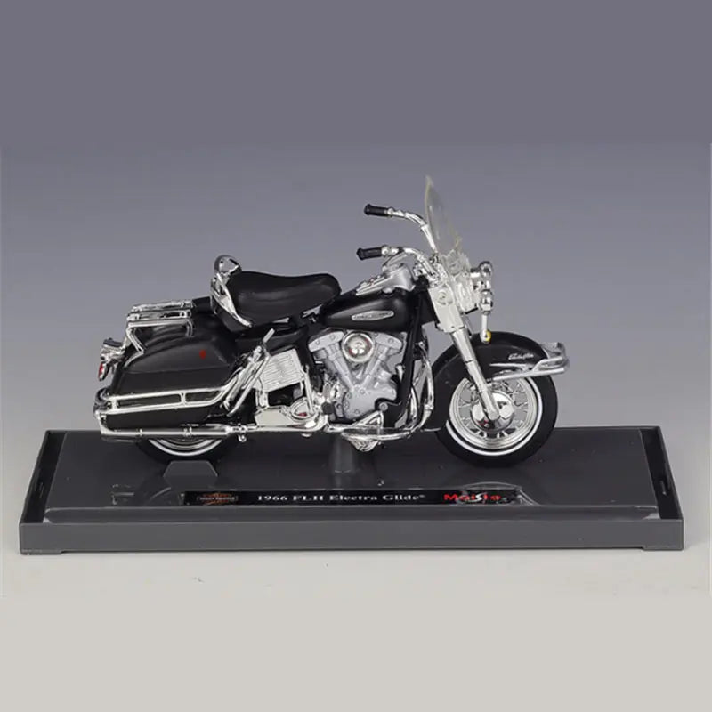 1:18 Harley 1966 FLH Electra Glide