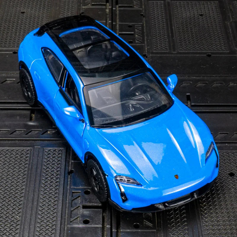 1:36 Porsche Taycan Turbo S