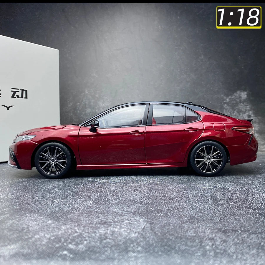 1:18 Toyota Camry 2021