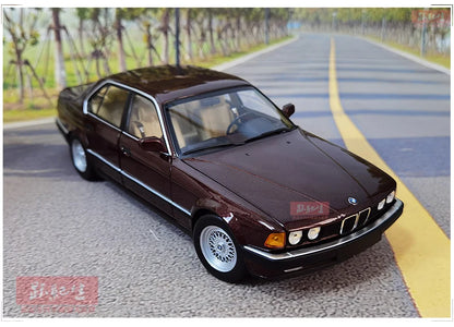 1:18 BMW 7 Series E32 730i 1986