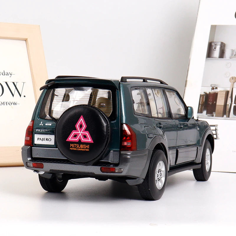 1:18 Mitsubishi Pajero V73