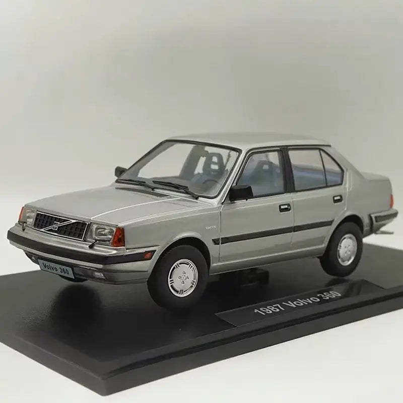 1:18 Volvo 360