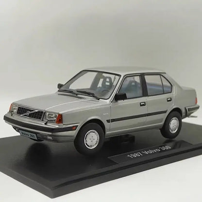 1:18 Volvo 360