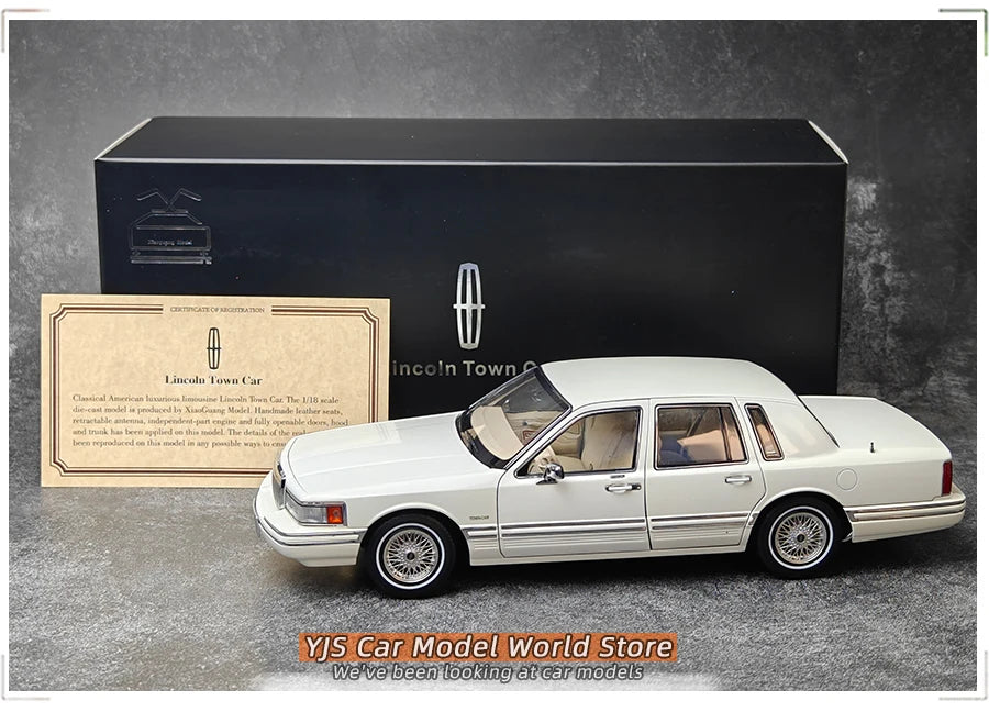 1:18 Lincoln TOWNCAR