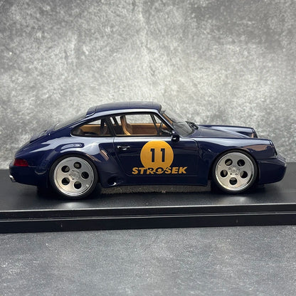 1:18 Porsche 911 STROSEK MEGA 30