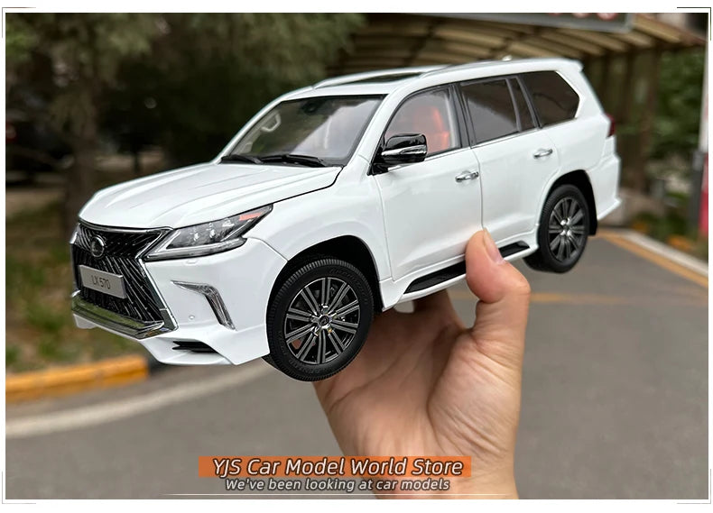 1:18 Lexus LX570