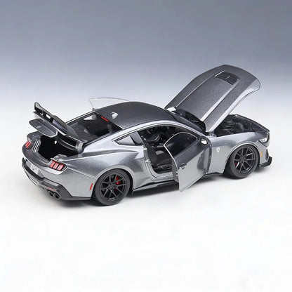 1:24 Mustang Dark Horse 2024