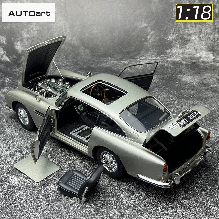 1:18 Aston Martin DB5 “Goldfinger” (Silver)