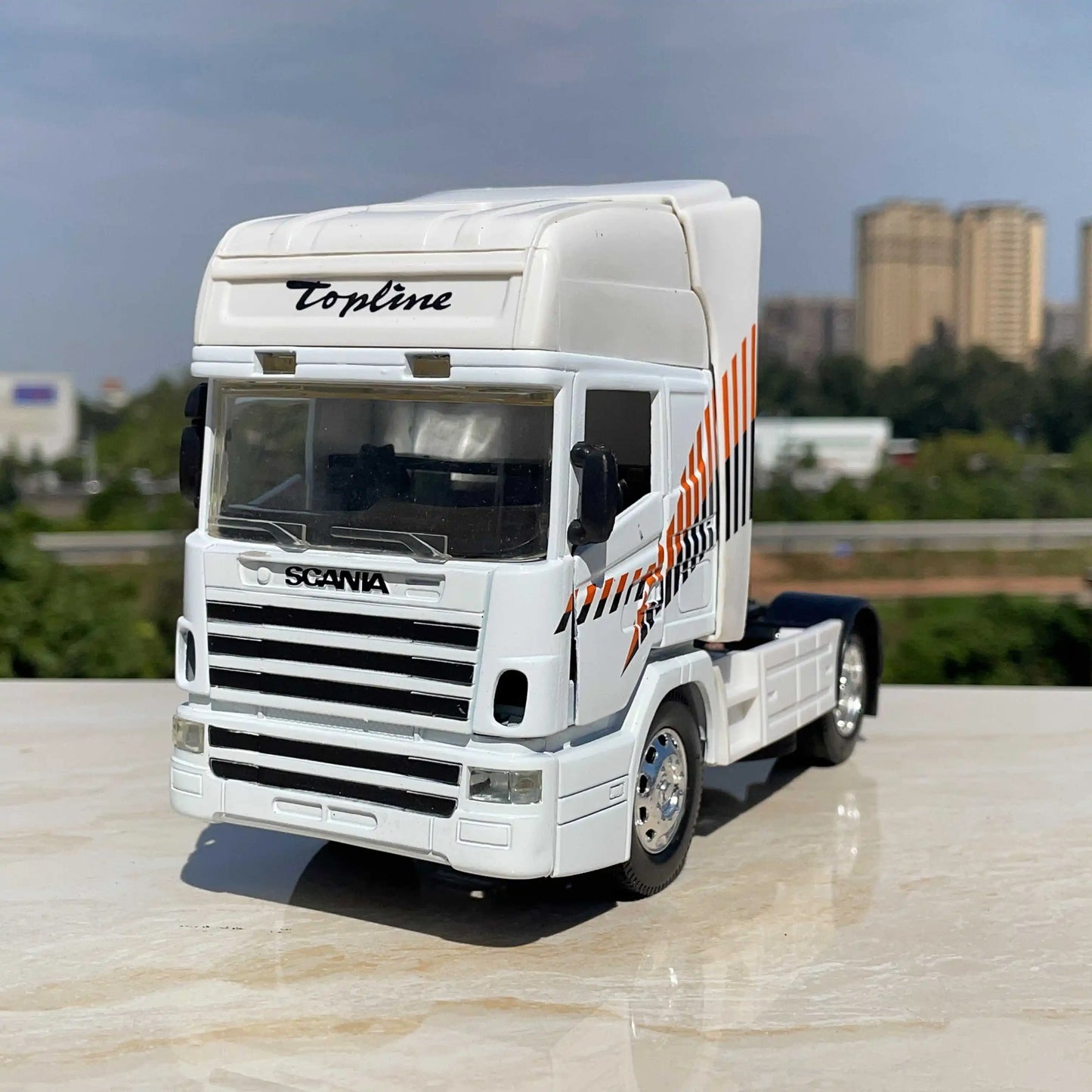 1:32 Scania Heavy Truck
