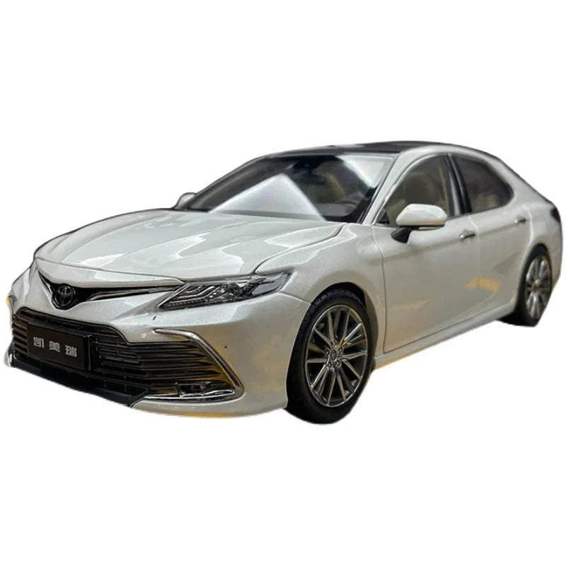 1:18 Toyota Camry 8th Generation