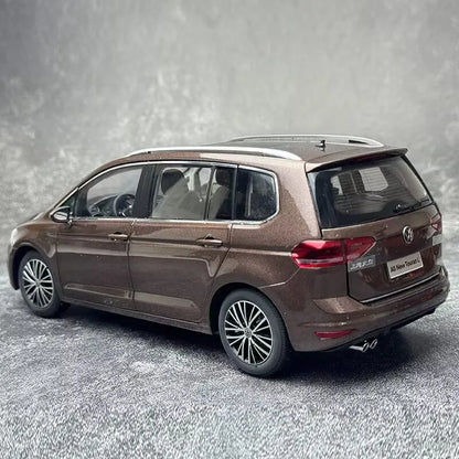 1:18 Volkswagen Touran L MPV