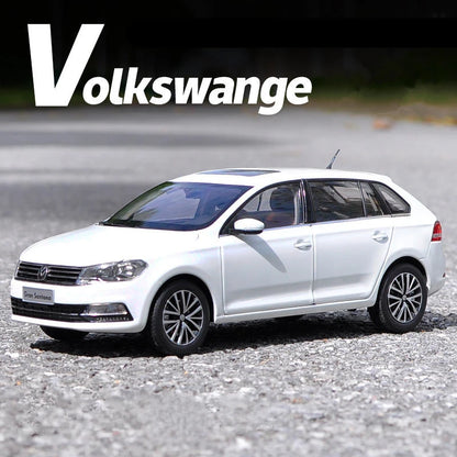 1:18 Volkswagen Gran Santana