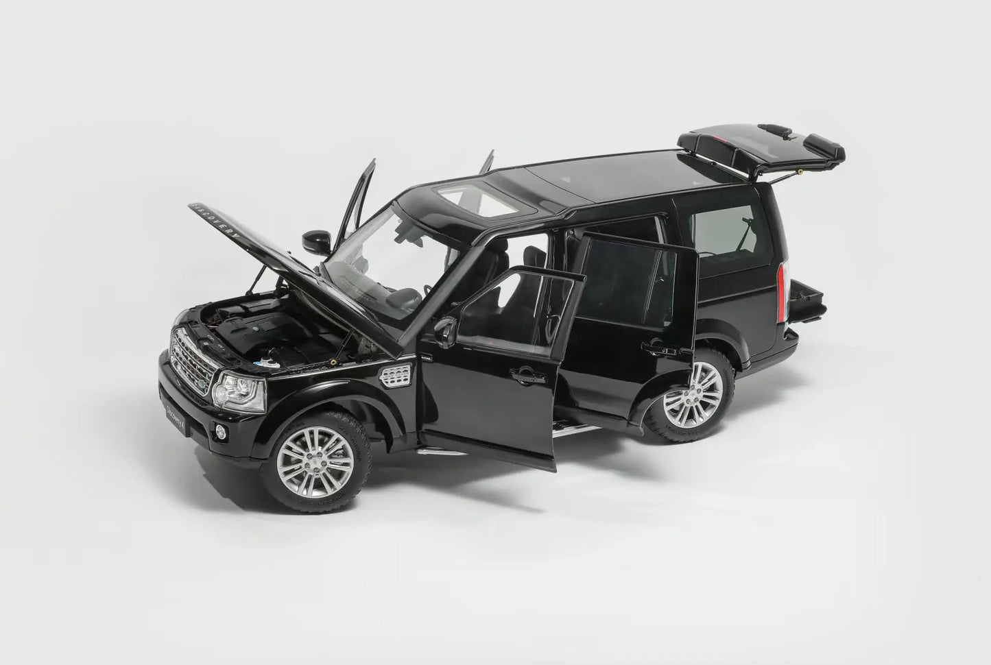 1:18 2014 Land Rover Discovery 4