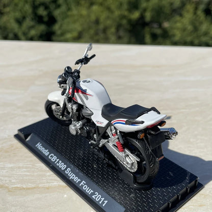 1:24 HONDA CB1300 Super Four 2011