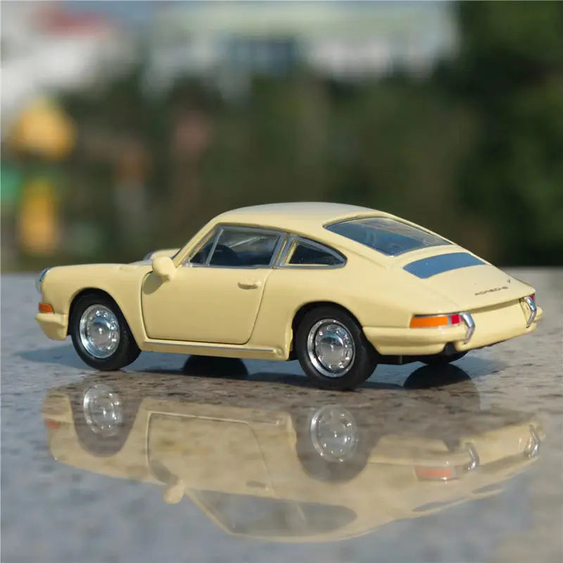 1:36 1964 Porsche 911 901 Coupe