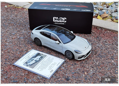 1:18 Porsche Panamera