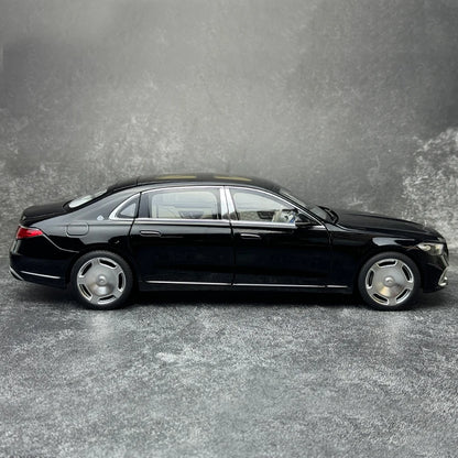 1:18 Mercedes-Benz Maybach S680