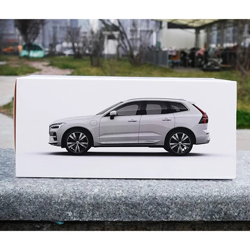 1:18 Volvo XC60 2022