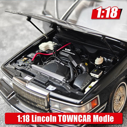 1:18 Lincoln TOWNCAR
