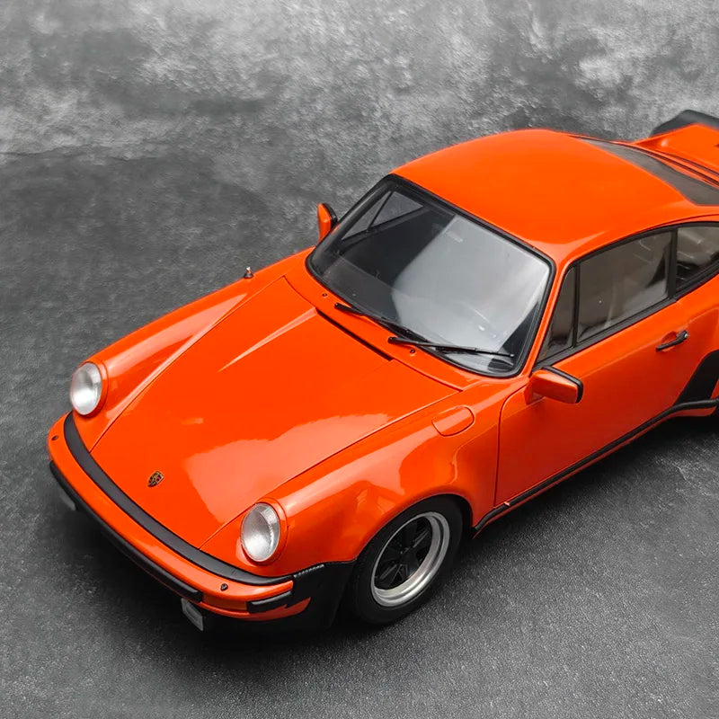 1:18 Porsche 911 Turbo 3.0 (930)