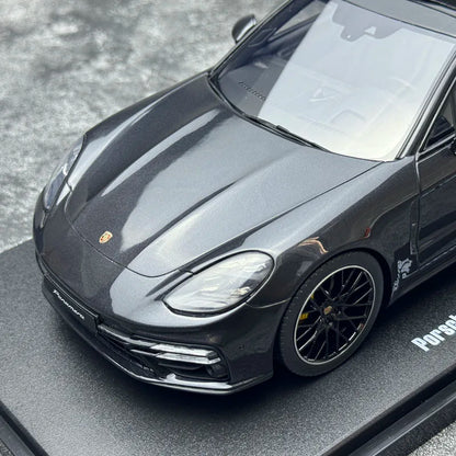 1:18 Porsche Panamera Turbo S 2021