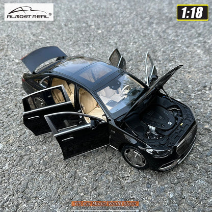 1:18 Mercedes-Benz Maybach S680 2021
