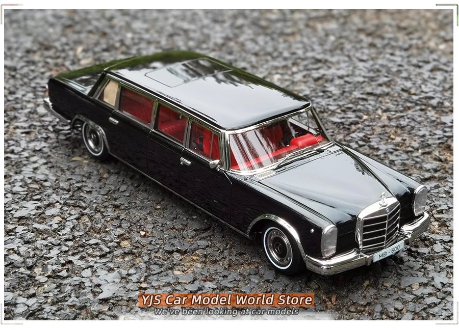 1:18 Mercedes-Benz Pullman MB 600