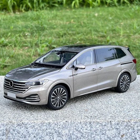 1:18 Volkswagen Viloran MPV