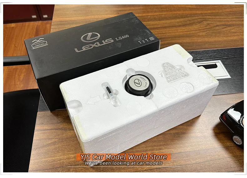 1:18 Lexus LS400