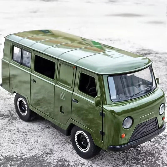 1:18 UAZ Traveler Van