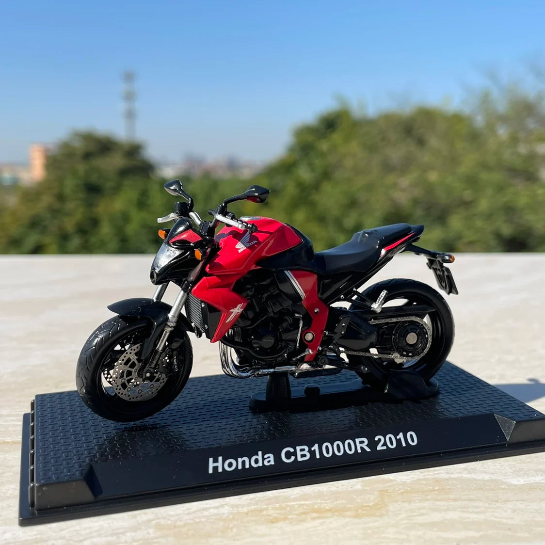 1:24 Honda Cb1000r 2010