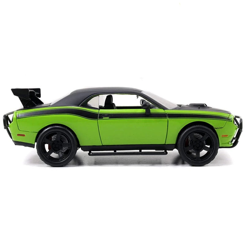 1:24 Dodge Challenger SRT8