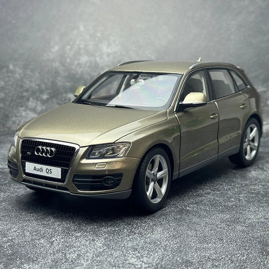 1:18 Audi Q5