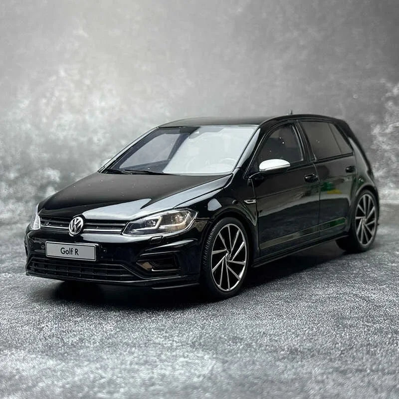 1:18 Volkswagen GOLF VII R 2017